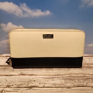 Kate Spade Black and Cream Zip Wallet